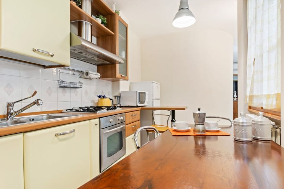 Apartment, 2 Bedrooms | Private kitchen | Full-size fridge, microwave, oven, stovetop