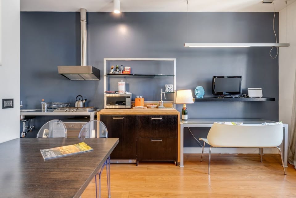 Apartment, 1 Bedroom | Private kitchen | Full-size fridge, microwave, oven, stovetop