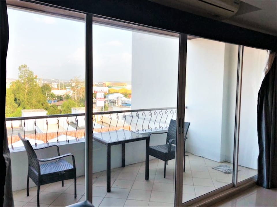 Studio | Balcony
