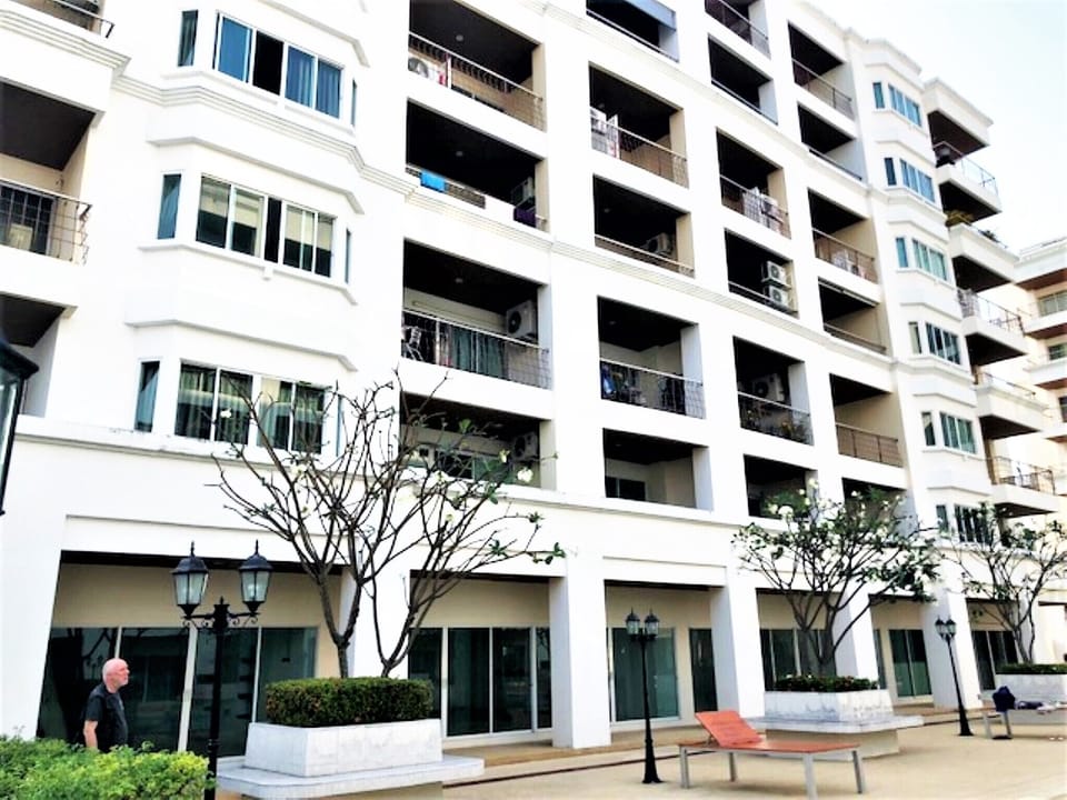 Studio | Exterior