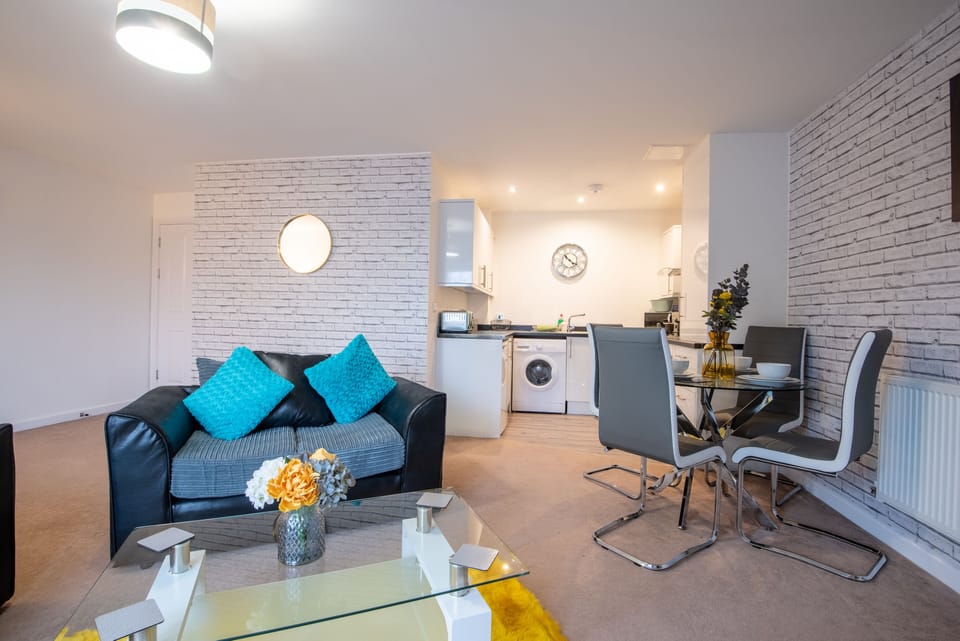 Apartment, Private Bathroom, Courtyard View (No4 NC) | Lounge