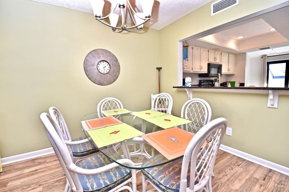 Dining Room Seats 6