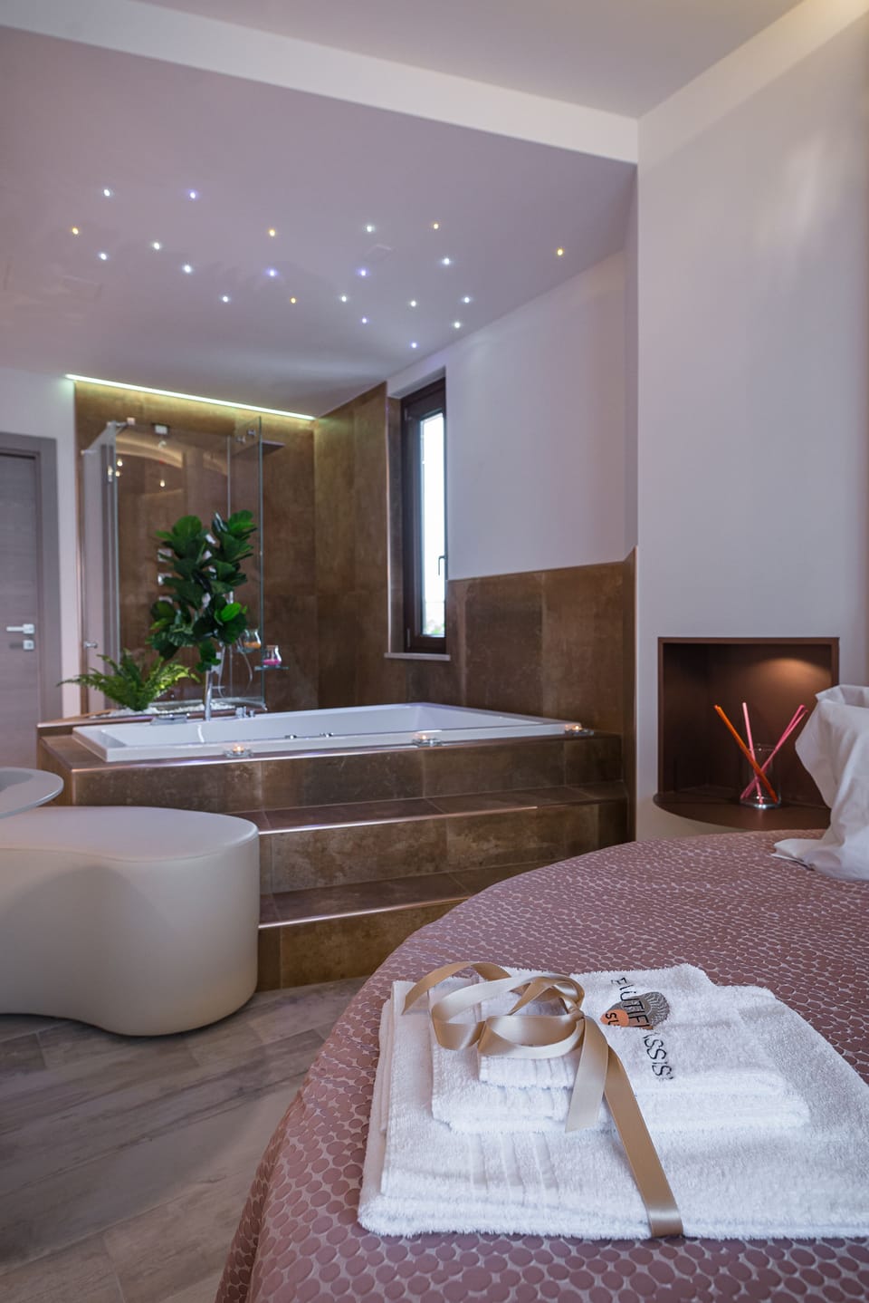 Deluxe Room | Premium bedding, individually decorated, individually furnished, desk