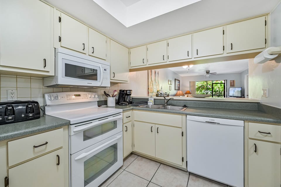CT06 - Fully equipped kitchen