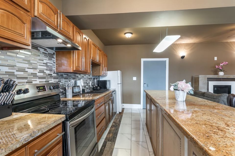 Full Kitchen
