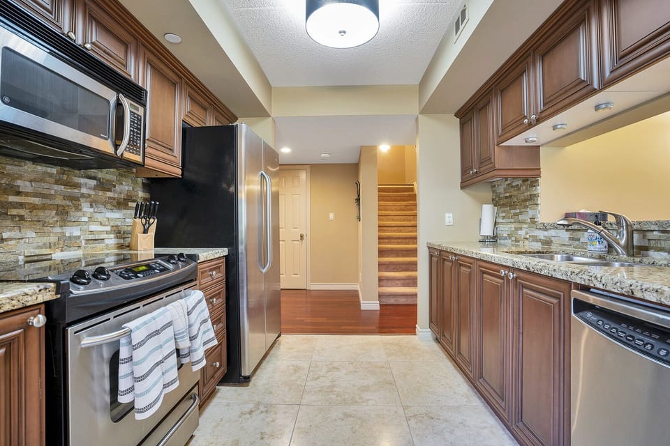 Full Kitchen
