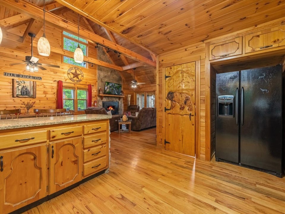 Sunrise on the Ridge - Kitchen