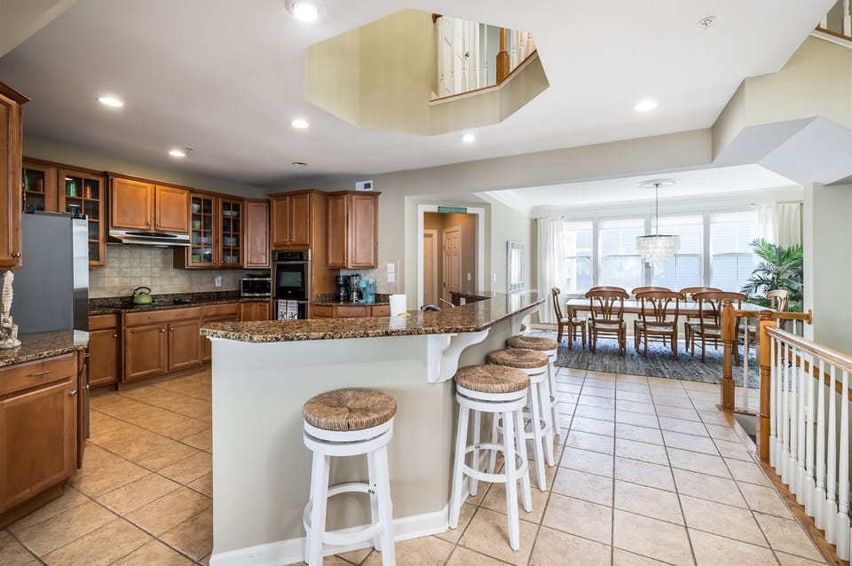 Sunset Island 12 Shore Point Drive Kitchen And Dining Area