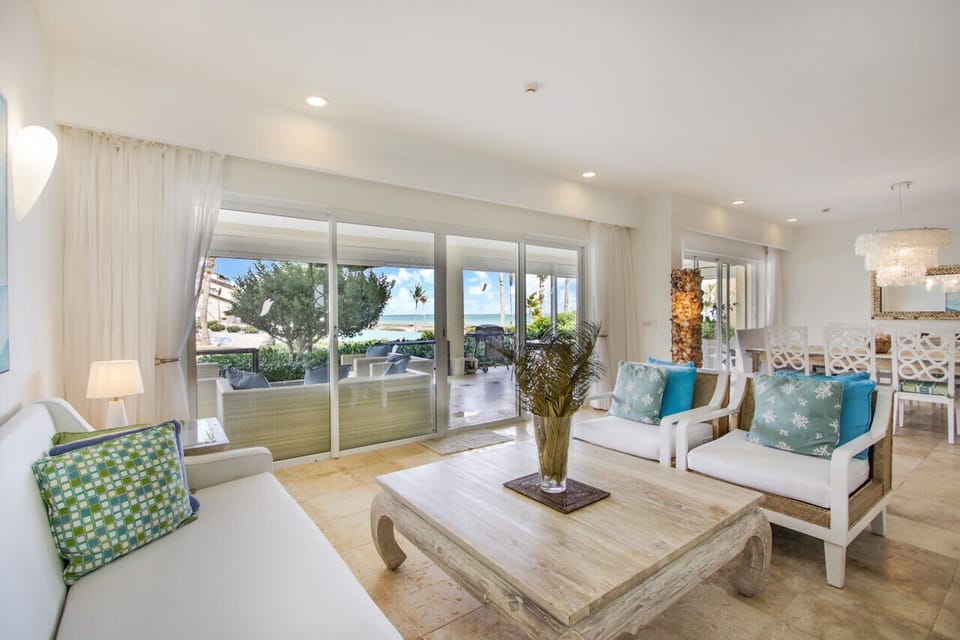Sotogrande: living room