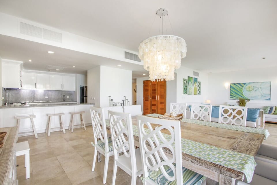 Sotogrande: dining area with seating for 10 people