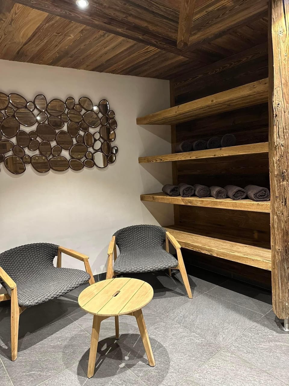 The recently renovated wellness area of Le Refuge de Montagnard