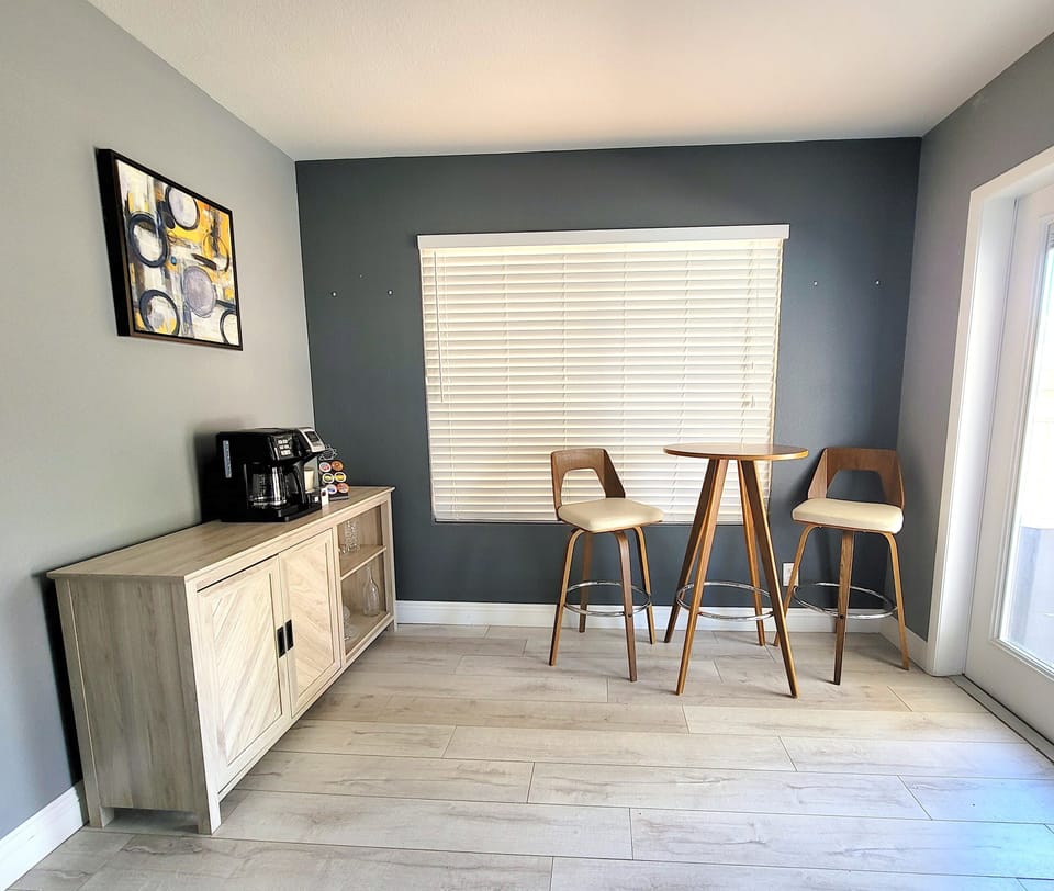 Breakfast nook with coffee console table