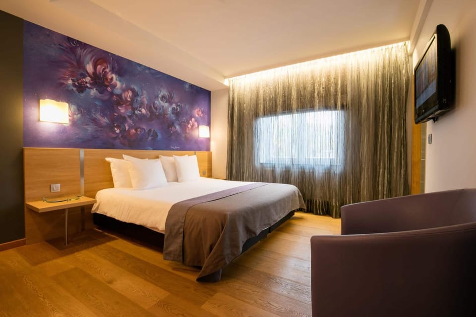 Minibar, in-room safe, desk, blackout drapes