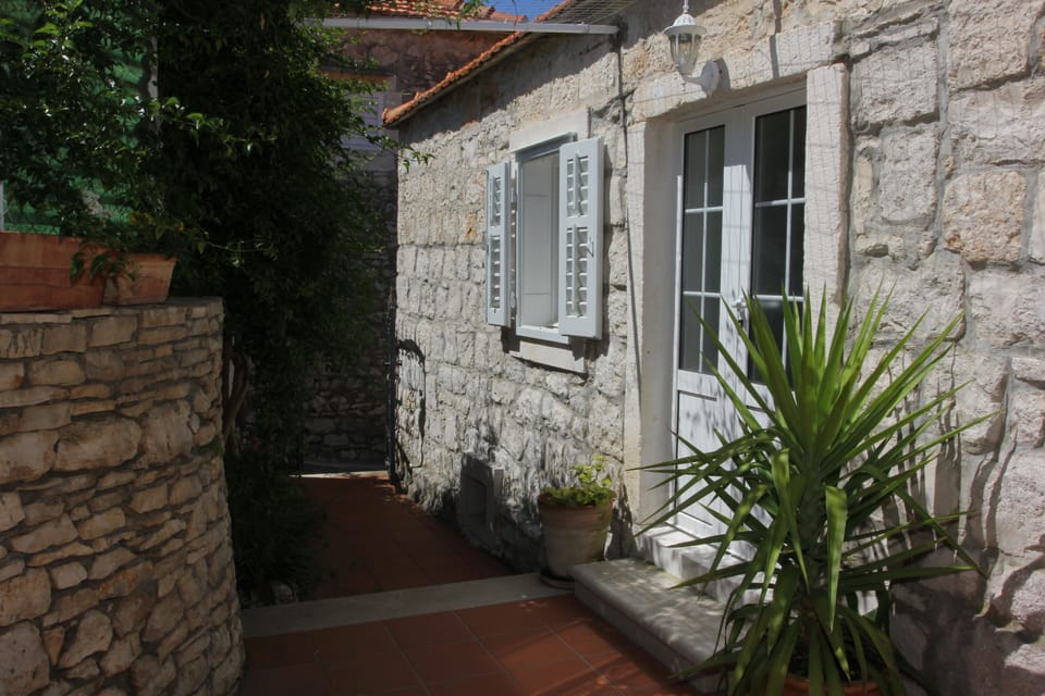 House (Two Bedroom Holiday Home (ST)) | Exterior
