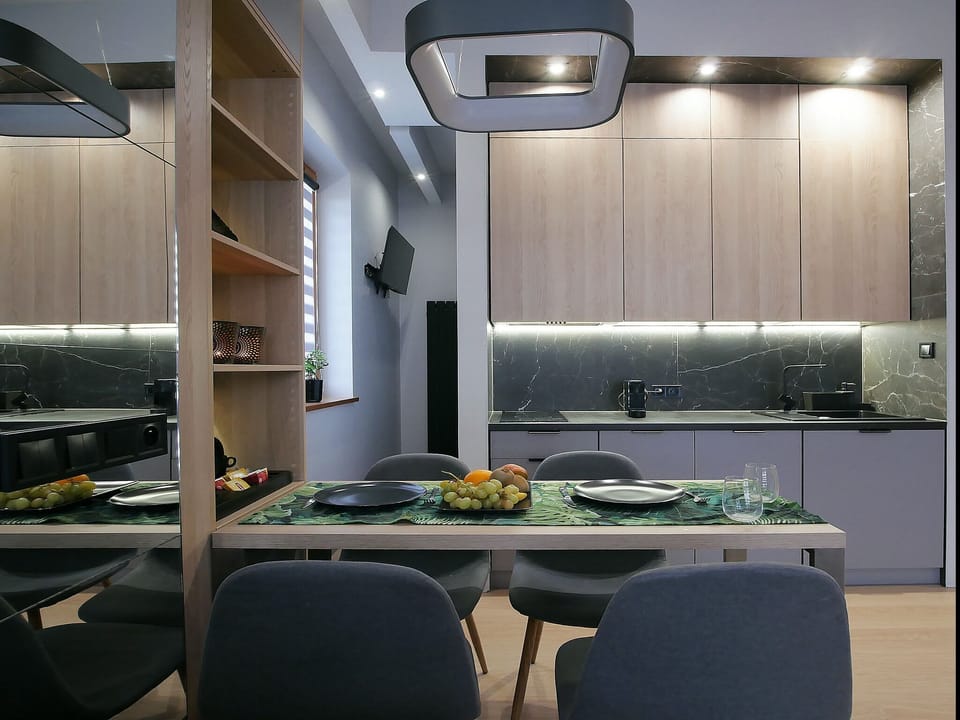 Comfort Apartment, Non Smoking, City View | Private kitchen