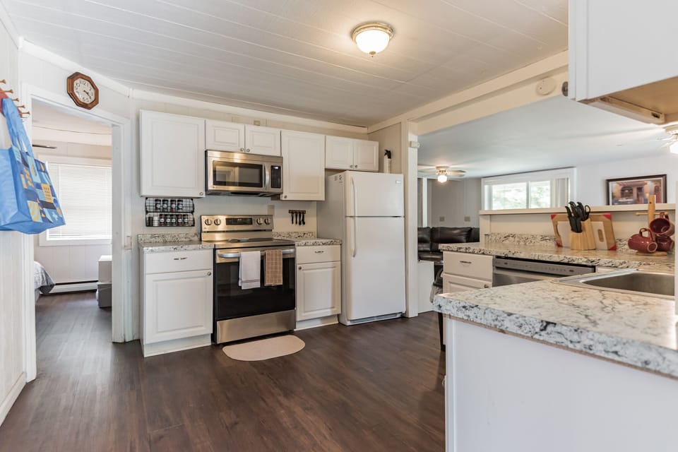 Kitchen: Modern appliances and spacious counters for memorable culinary adventures!