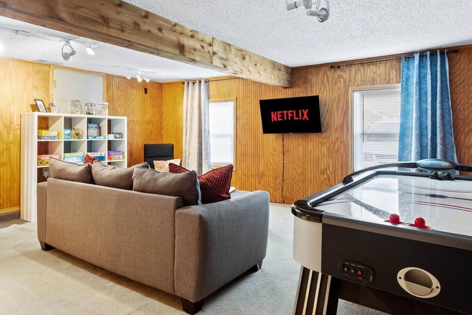 Settle into our family room after a long day and relax as you watch a movie together!