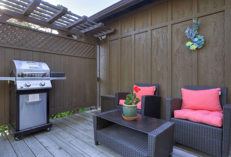 Front Entrance Deck