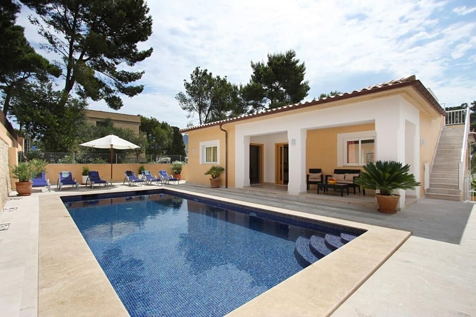 Villa Medina, Cala Sant Vicenç (3)