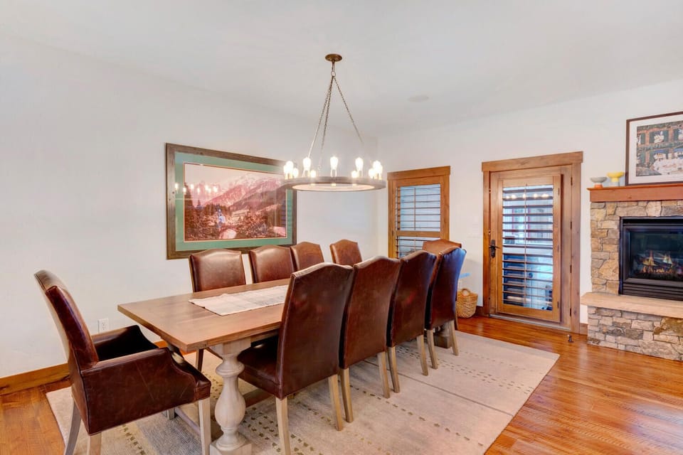 Huge dining area with seating for 10