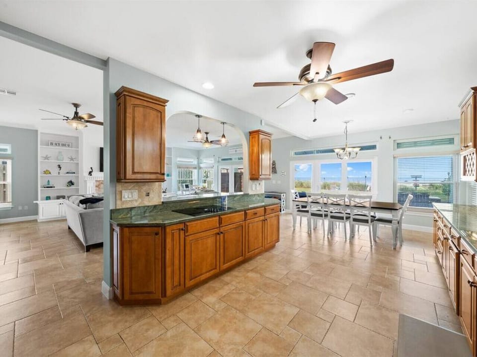 Full Kitchen