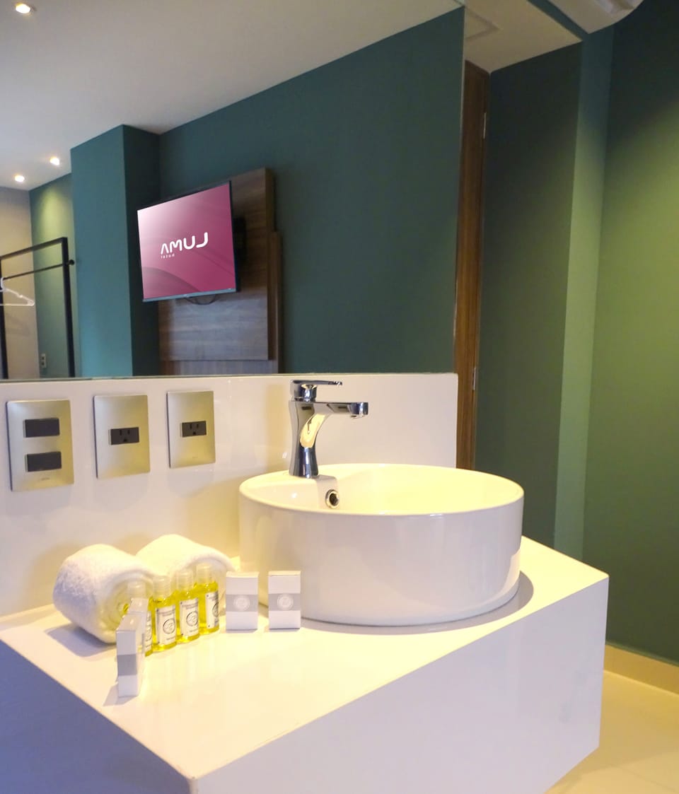 Shower, towels, soap, shampoo