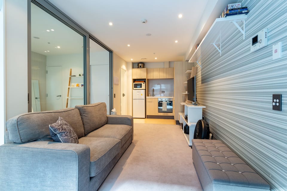 Apartment | Living area | 40-inch flat-screen TV with digital channels, TV