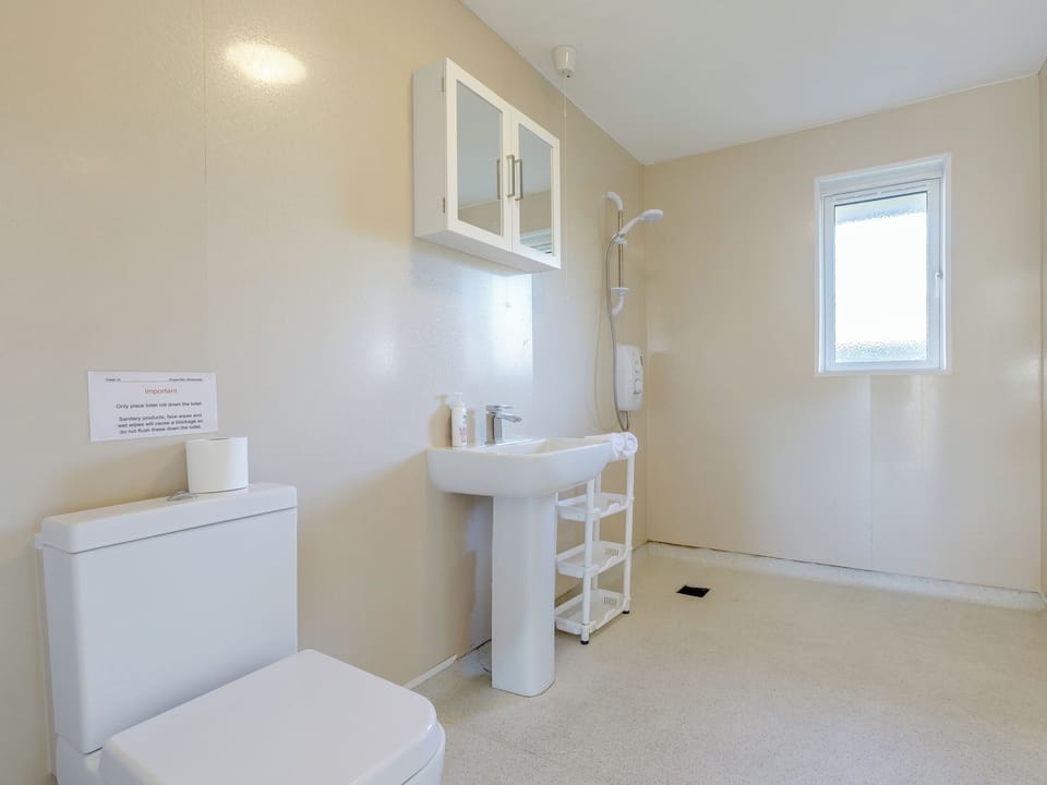 Shower room | Surfers Hideaway, Woolacombe, near Ilfracombe
