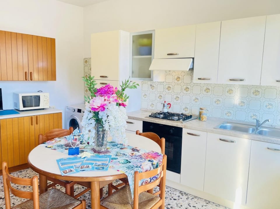 Apartment, 2 Bedrooms, Balcony, City View | Interior