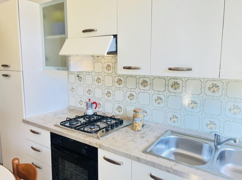 Apartment, 2 Bedrooms, Balcony, City View | Interior