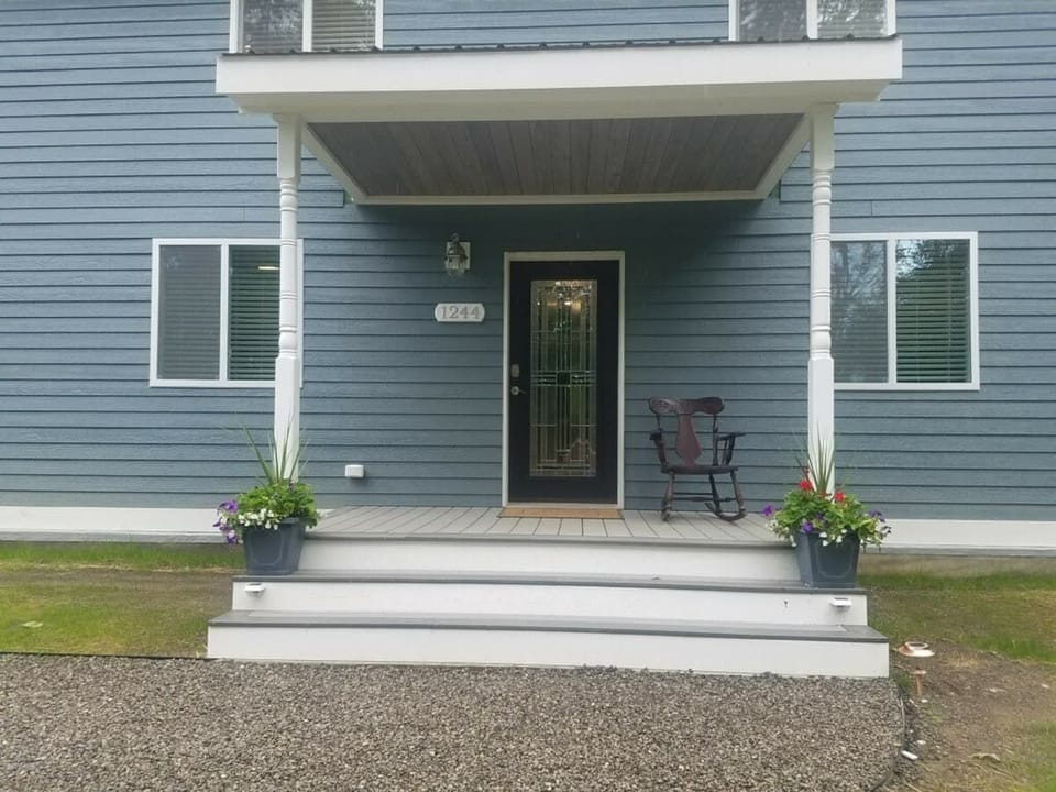 House, 3 Bedrooms, Patio, River View | Property entrance