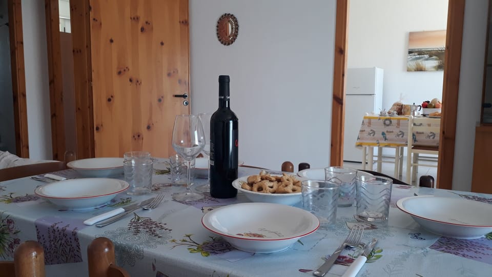 Apartment, 2 Bedrooms, Smoking, Balcony | Dining