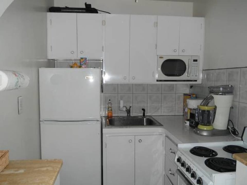 Condo, 1 Bedroom, Smoking, Balcony | Interior