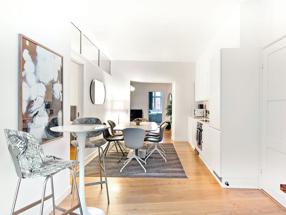 Apartment, 3 Bedrooms, Balcony, City View | Dining room