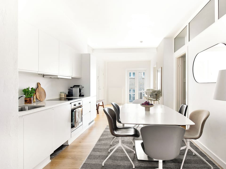 Apartment, 3 Bedrooms, Balcony, City View | Dining room