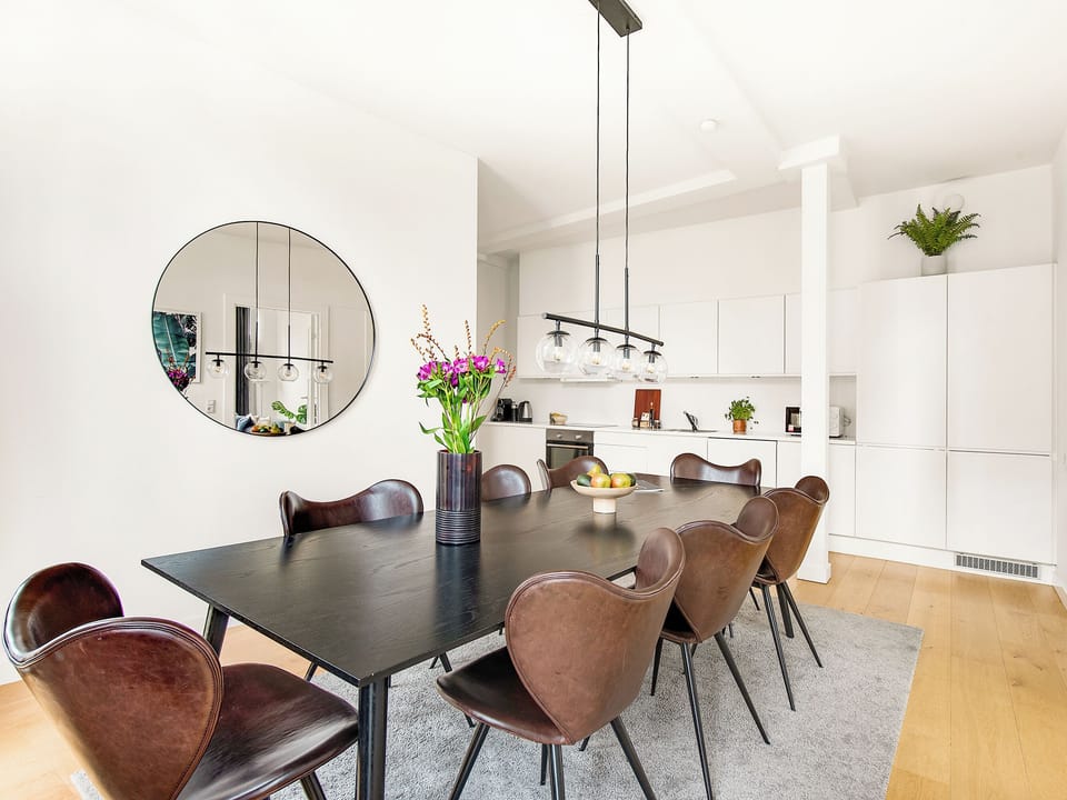 Apartment, 4 Bedrooms, City View | Dining room