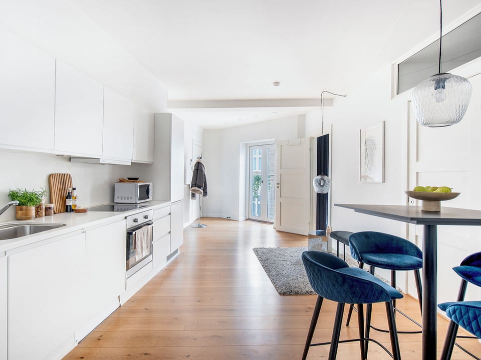 Apartment, 3 Bedrooms, Balcony, City View | Interior
