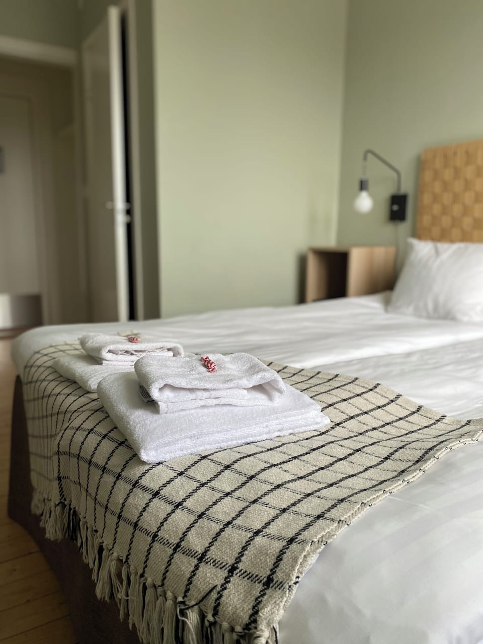 Basic Double Room, 1 Double Bed | Free WiFi, bed sheets