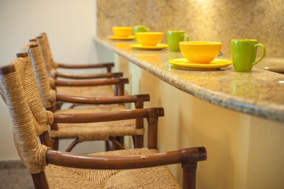 breakfast bar