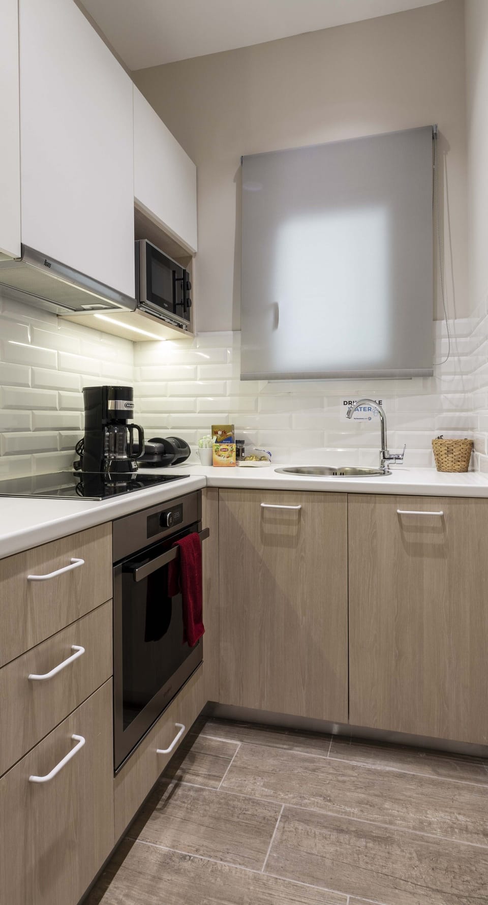 Exclusive Apartment, 4 Bedrooms, Non Smoking, Patio | Private kitchen | Fridge, microwave, oven, stovetop