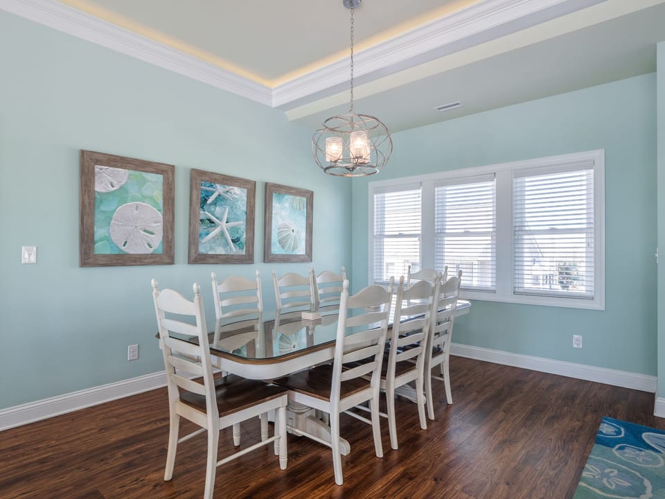 Dining Area - Seating for 8