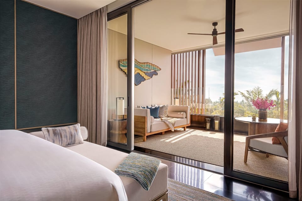 Frette Italian sheets, premium bedding, minibar (free items)