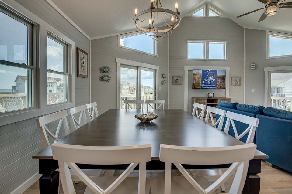 Top-Level Dining Room with Table (seats 10)