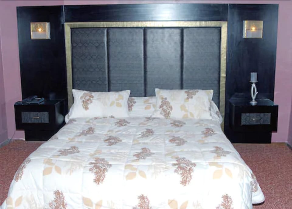 Premium bedding, rollaway beds (surcharge), WiFi (free)