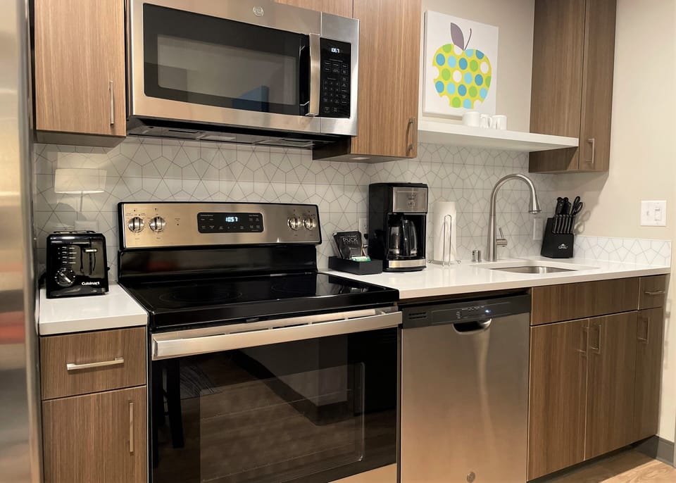 Kitchen | Microwave | Stove | Oven | Dishwaser