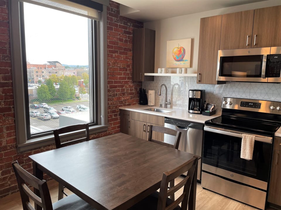 Dining Room | Kitchen
