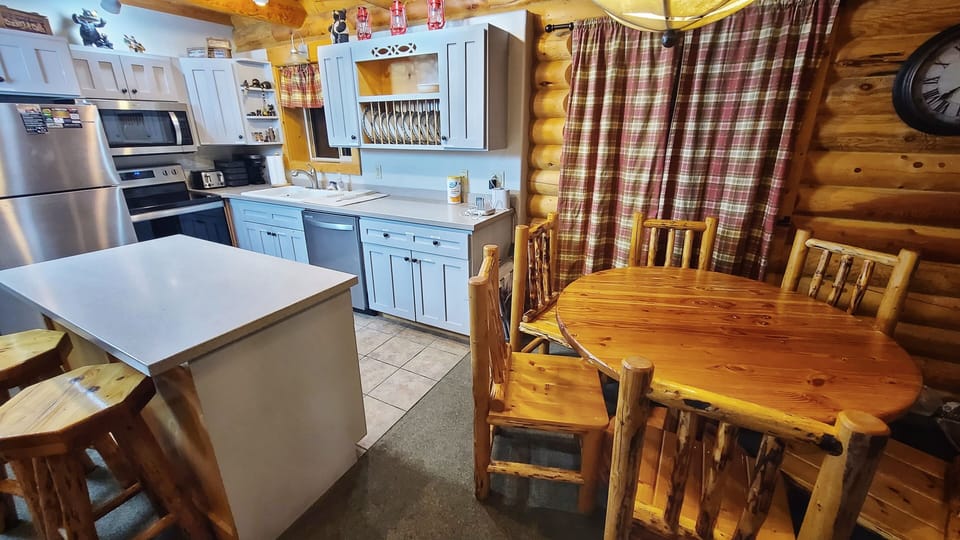 Full Kitchen and Dining Areas