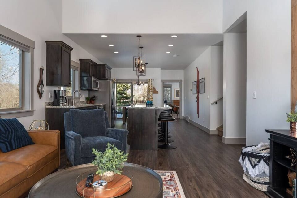 Main Level Living/Kitchen