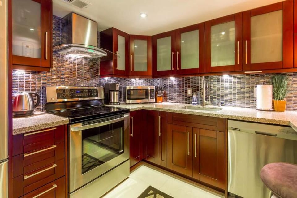 Full kitchen is equipped with 3-door fridege, range/oven, dish washer, etc, etc.