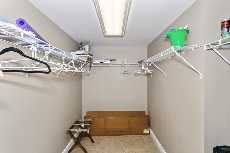 Master closet 1.0
